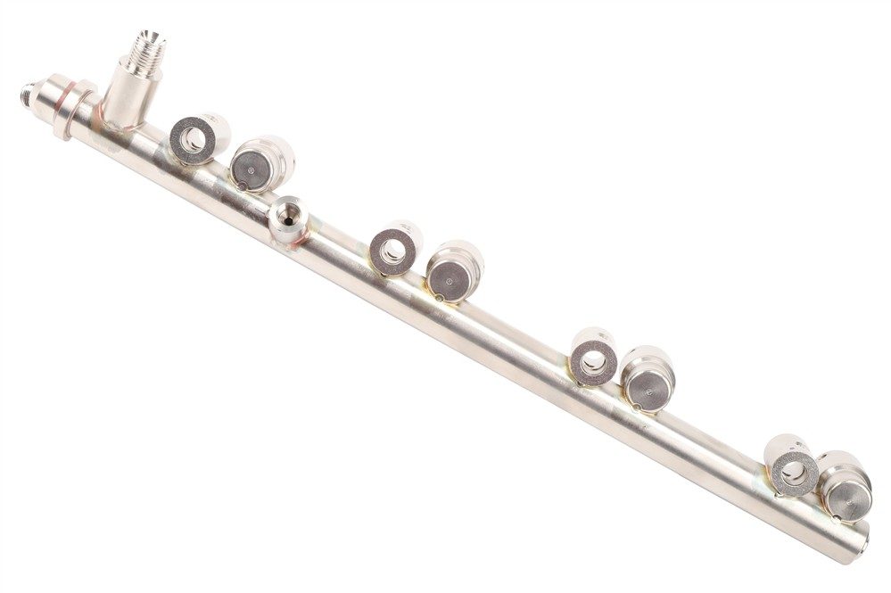 GM Genuine Parts Fuel Injection Fuel Rail 12697911 — image 2